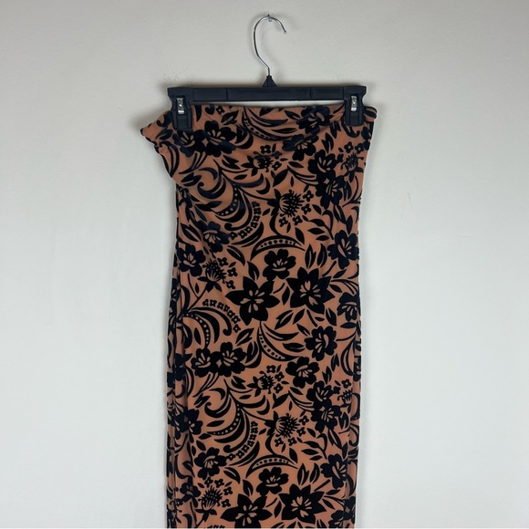 MORE TO COME Revolve Teagan Maxi Dress in Navy Floral Size M Formal - Picture 5 of 8